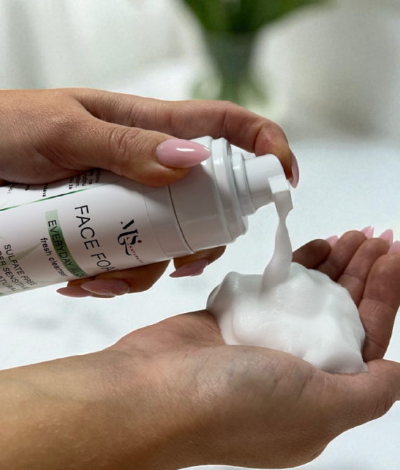 Pjenica za čišćenje lica – Everyday Aloe